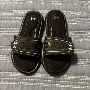 NWOT Under Armour size 2 slides